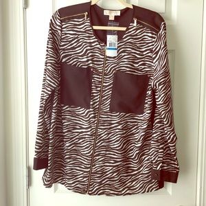 Blouse brown and white